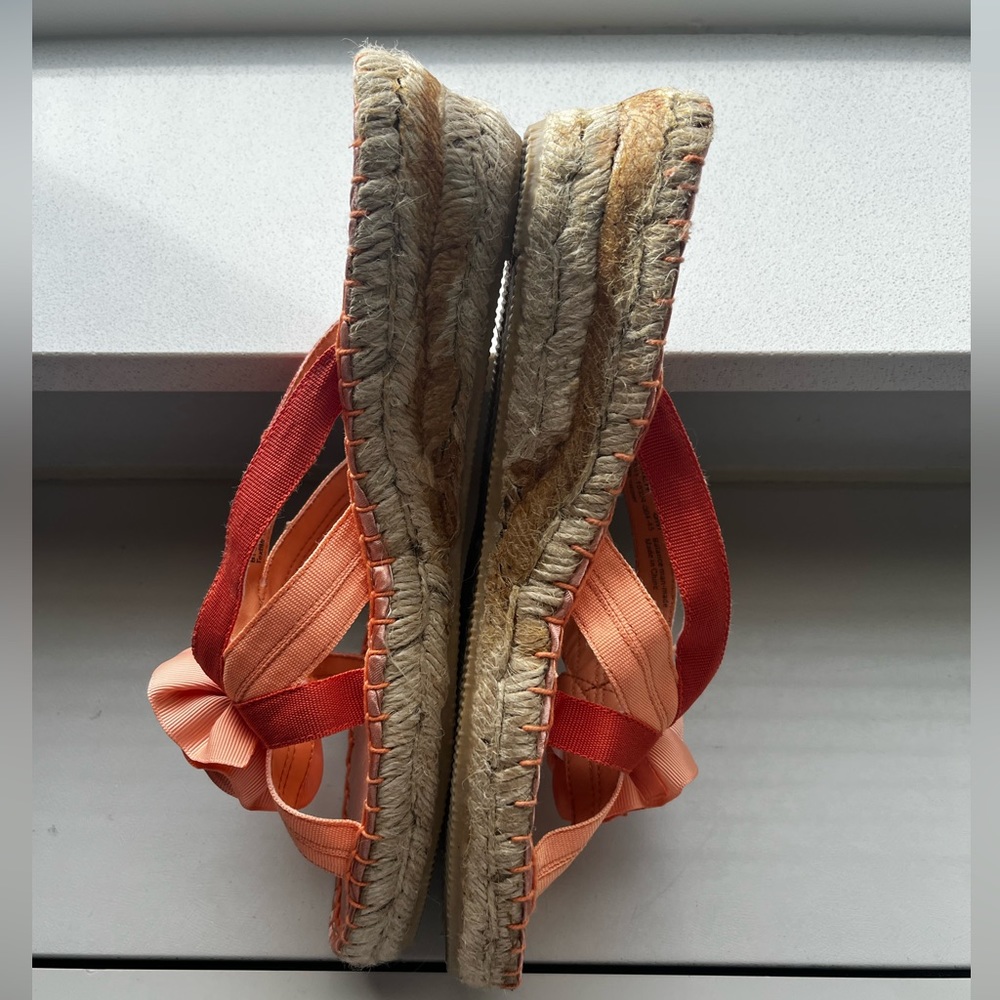 Bear Traps Low Wedge Rope Sandals - Picture 2 of 4